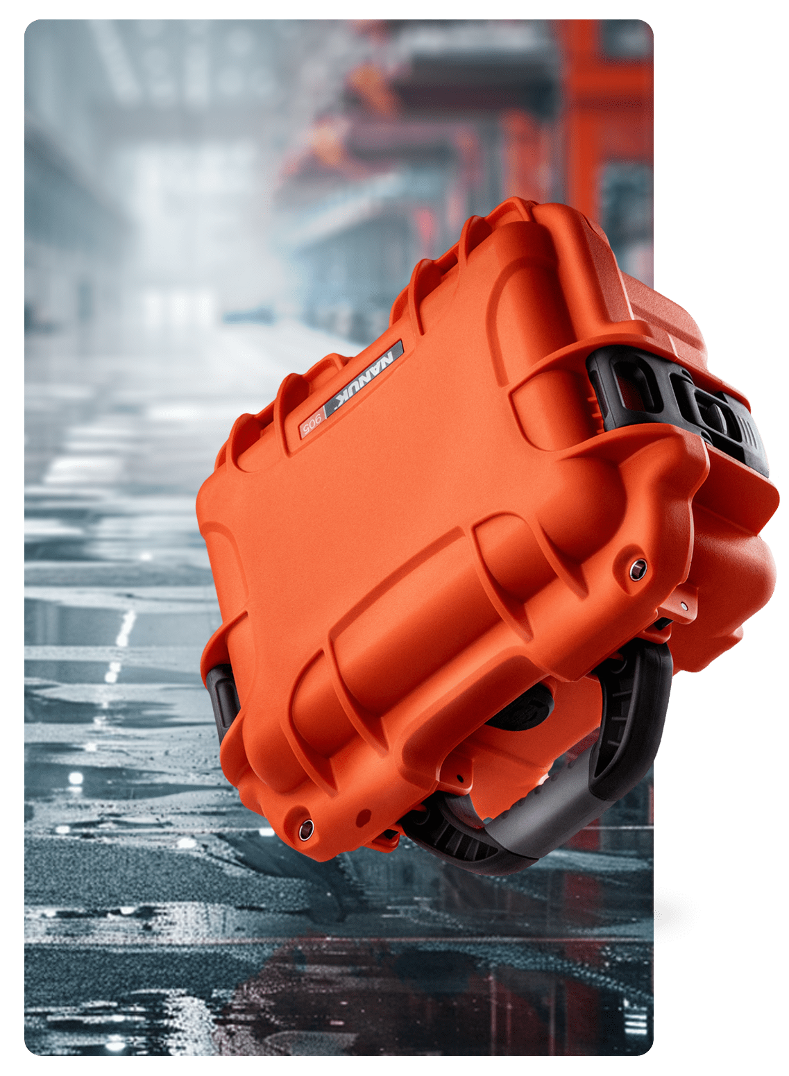 NANUK hard valises offre une protection supérieure pour les équipements de valeur, les pièces détachées, les outils et les trousses de premiers secours dans les environnements industriels, garantissant qu'ils restent à l'abri des chocs, des chutes et des conditions difficiles.