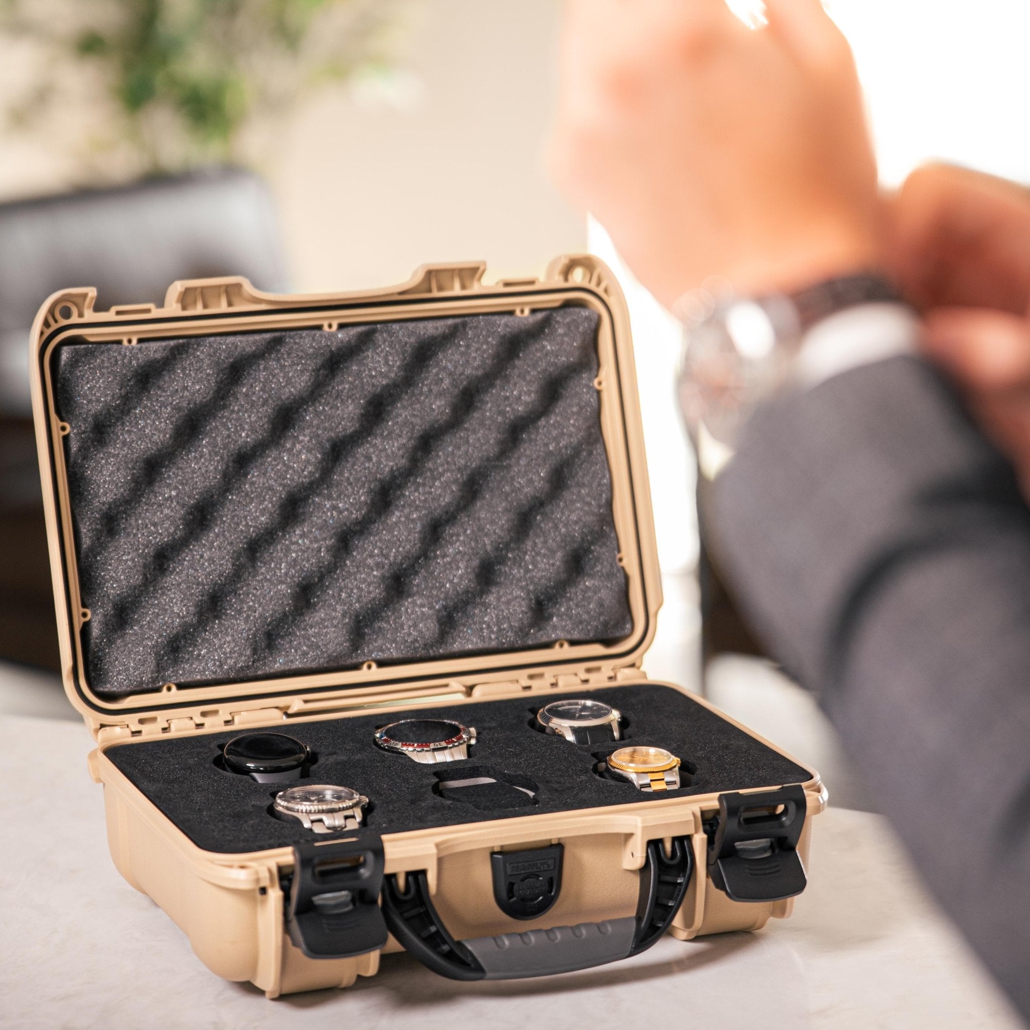 NANUK 909 6-Watches Case - NANUK Europe NANUK 909 6-Watches Case - NANUK Europe