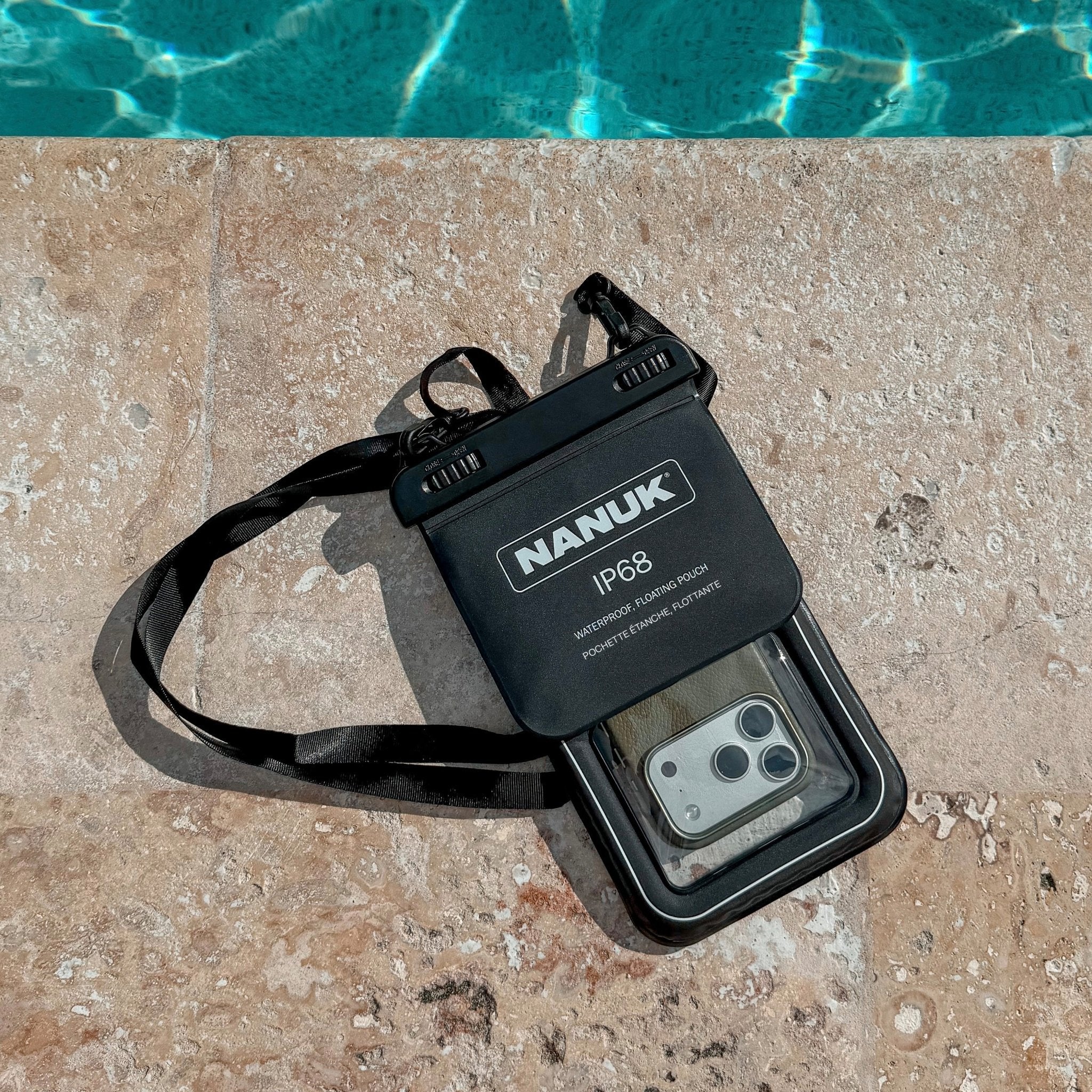 NANUK Waterproof Phone Pocket - Outdoor Case - NANUK Europe NANUK Waterproof Phone Pocket - Outdoor Case - NANUK Europe