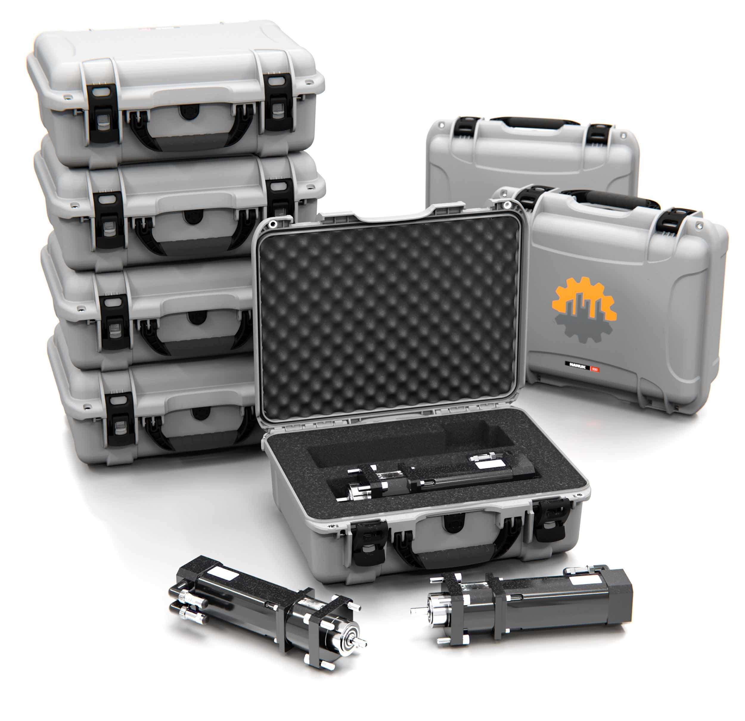 Empilement de valises rigides NANUK avec du matériel à l'intérieur, mettant en valeur la protection durable de l'équipement professionnel