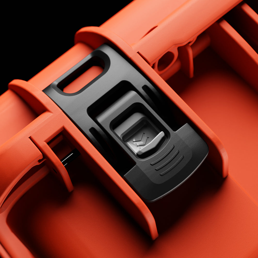 Detail zámku PowerClaw na kufru NANUK 935