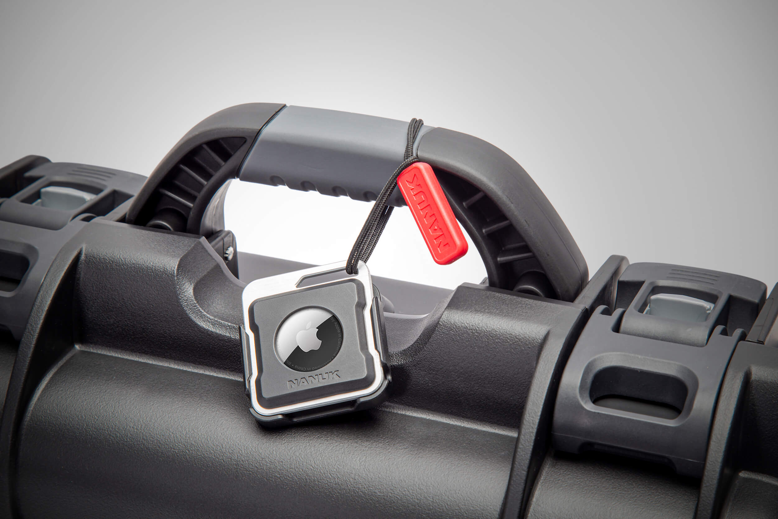 Verstellbares Velcro Nylon Armband für Kinder & Erwachsenen mit AirTag  Halterung - Schwarz - Kaufen auf PhoneLook