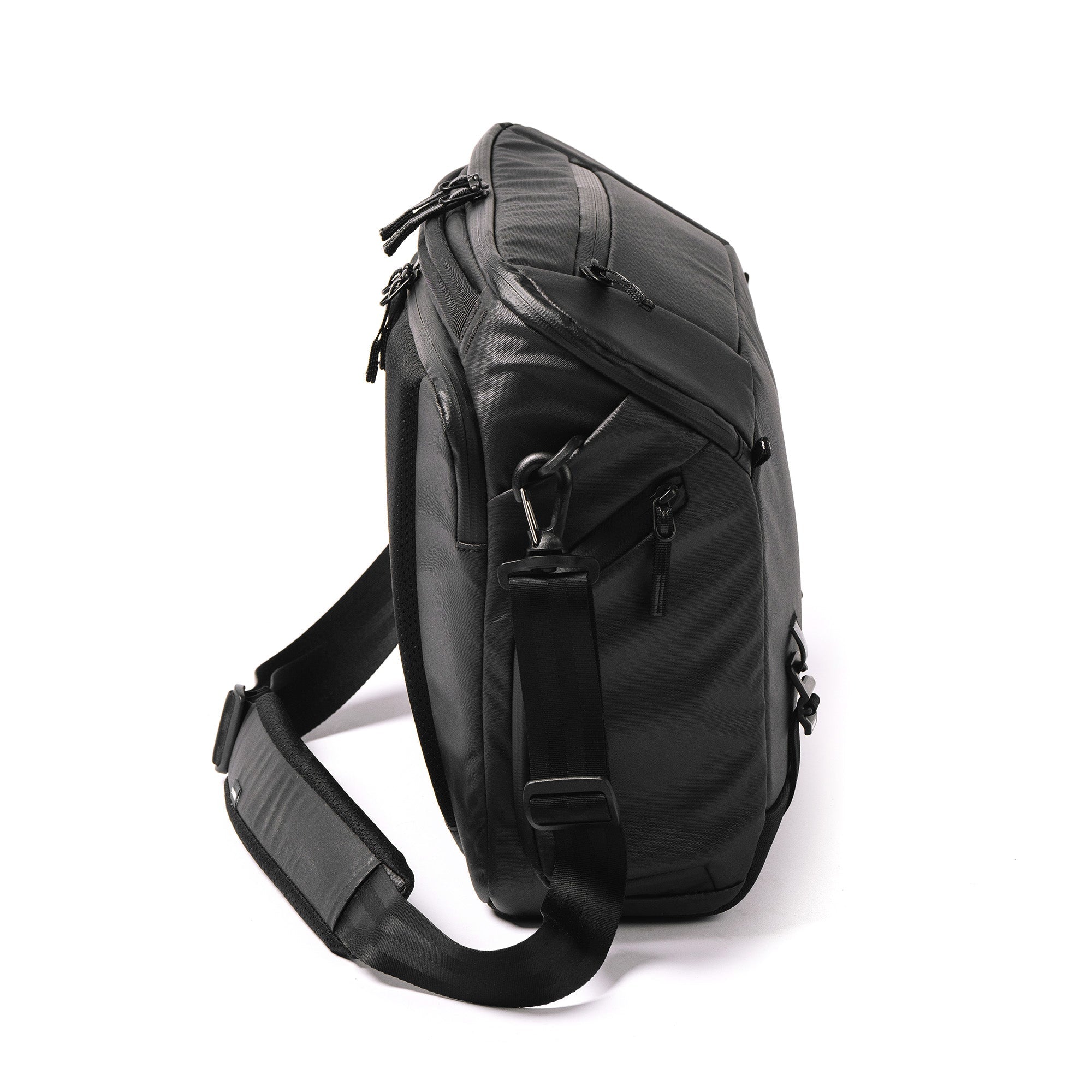 Compact, lightweight and entirely padded, the Nanuk N-PVD messenger bag